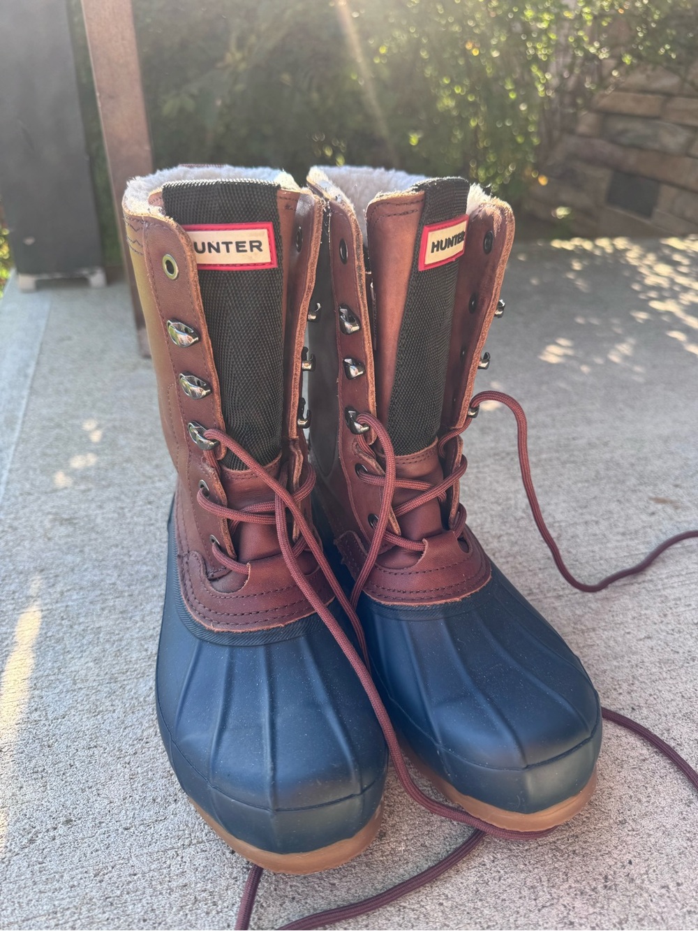Hunter Navy and Brown Lace-Up Duck Boots
